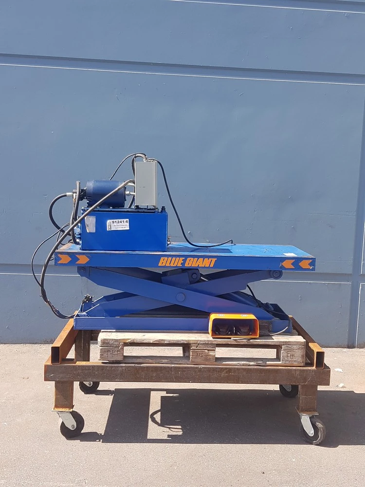 Blue Giant Scissor Lift