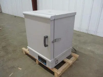 USED FISHER SCIENTIFIC 737F OVEN
