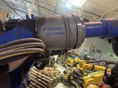 Used YASKAWA MOTOMAN ES165D 6 AXIS CNC ROBOT WITH DX100 CONTROLLER WITH SPOT WELDING GUN Robots | Harbor Machinery Inc. #1283329