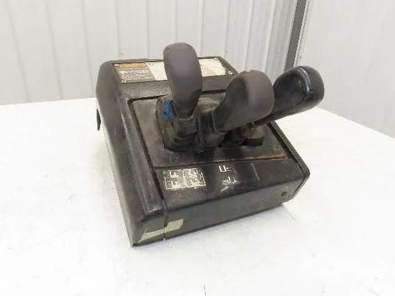 Hyster E60XM2-33 Forklift Sideshift 3 Lever Controls And Model Label