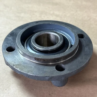 NEW Peer Bearing FC208