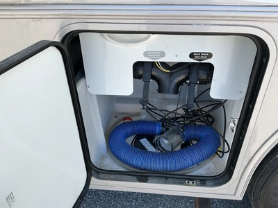 USED 2013 WINNEBAGO F53