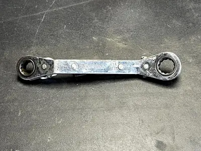 Blue-Point Tools RYA1618 1/2in. X 9/16in. 12 Point Offset Ratcheting Box Wrench