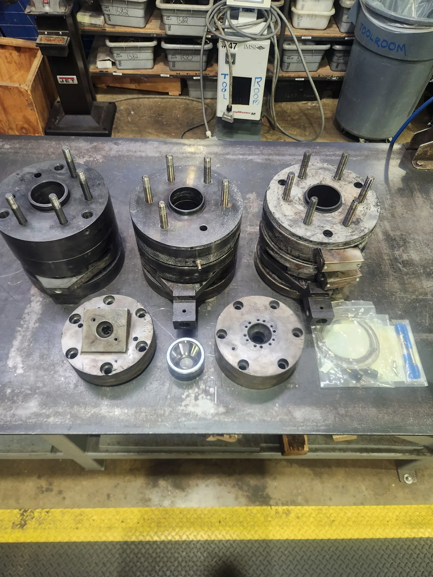 90 mm Manual Screen Changers (3) Bolt On