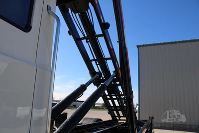 New | in-Stock 2027 MACK MD7 Rolloff Trucks Texas US | Roll Off Truck World #1491884