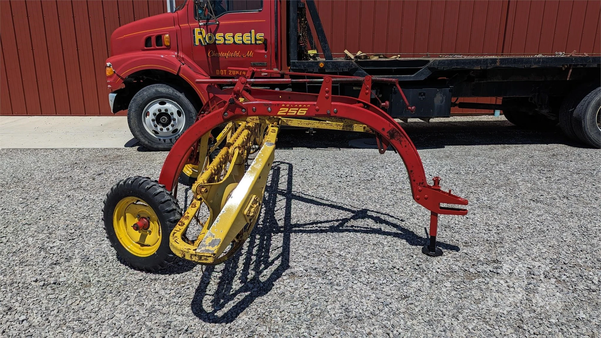 USED NEW HOLLAND ROLABAR 256