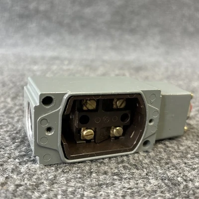 New | in-Stock Allen-Bradley ["7-36379", "Z-36379"] Switch Parts California US | Davliegogo LLC #1707044
