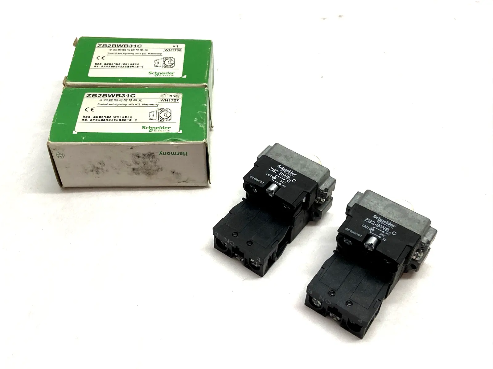 ZB2BWB31C | Schneider Electric  Metal Series Gushbutton Base Green LOT OF 2 - New Other
