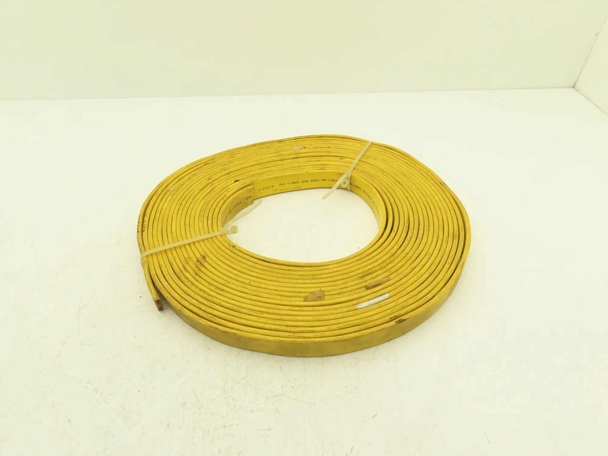 Festoon Cable Outdoor E-24573 Multi-Conductor Flat Cable 8 Wire 16AWG 600V 35'