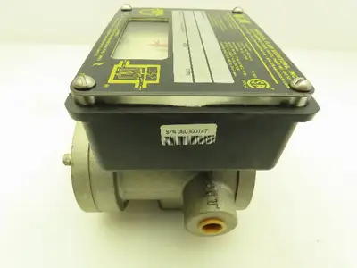 Universal Flow Monitors LL-ABMSF1GM-3L-46CS.88-A1NR-PC5 1 GPM 3 Wire Switch