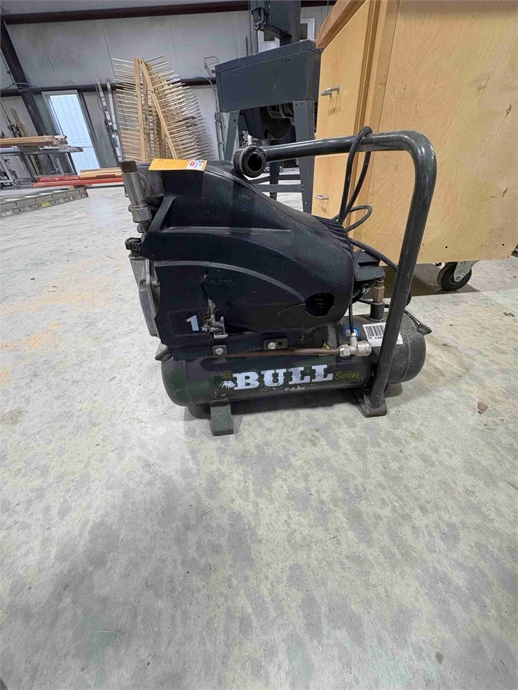 Used 2005 FINI AIR COMPRESSOR Tank Mounted Air Compressors Texas US | MachineryMax #1249142