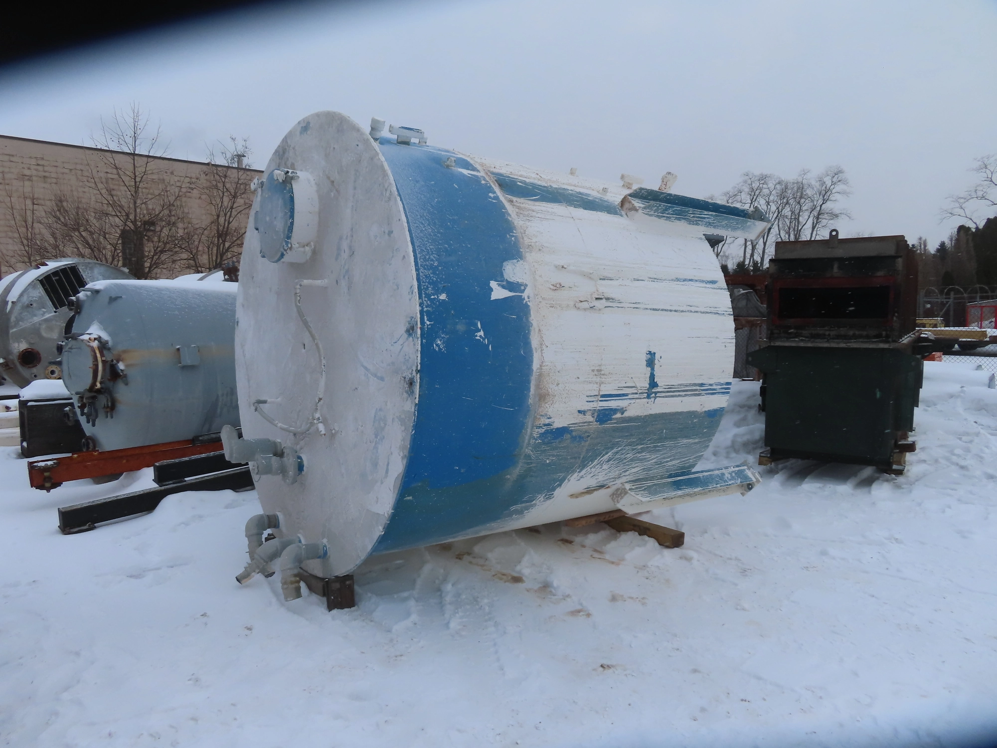 3,000 gallon Vertical Stainless Steel Tank, cone bottom