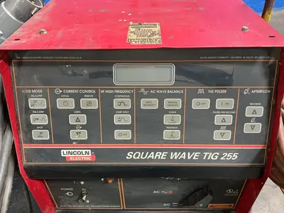 Used LINCOLN ELECTRIC SQUARE WAVE TIG 255 Arc Welders Ohio US | HGR 24 #1513563