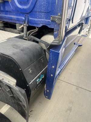 2017 Freightliner Cascadia Evolution "i" Class 125 Deisel Sleeper _UNKNOWN_ Road Tractor | Iron Listing (13)