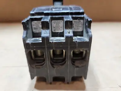 USED SQUARE D QO3100