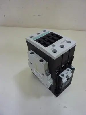 USED SIEMENS 3RT1035-1BB40