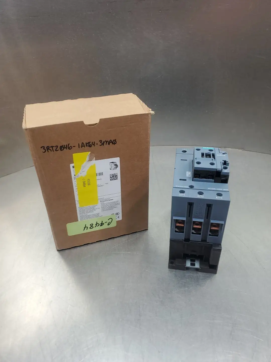 SIEMENS 3RT2046-1AK64-3MA0 SIRIUS Contactor. 4A-35
