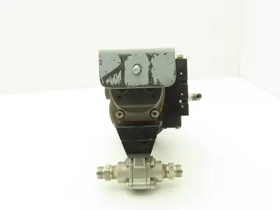 Flowserve 10I 39 SZMS24A P BC R6 Pneumatic Actuator with 1/2"NPT SS Ball Valve