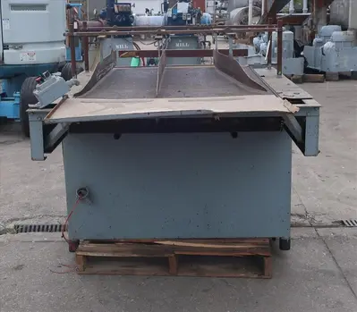SPC8567  Accumulation Table 30" x 44" rectangular bottle feed table CS