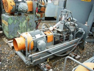 Western States 40 x 24 Quadramatic perforate basket centrifuge, 316SS.
