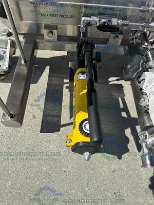 USED MILLIPORE MPOD SYS1B CP8PA5001A FILTER PRESS W/ ENERPAC P142 HYDRAULIC HAND PUMP