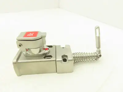 Allen Bradley 440T-MSALE10BC Guardmaster Trapped Key Interlock Switch No Key