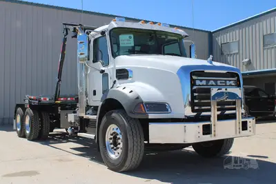 New | in-Stock 2025 MACK GRANITE 64BR Rolloff Trucks Texas US | Roll Off Truck World #1491900