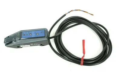 NEW KEYENCE ET-90 AMPLIFIER UNIT ET90