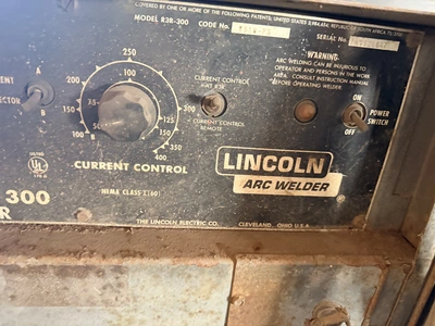 Used LINCOLN R3R-300 ARC WELDER Arc Welders Michigan US | Miedema Asset Management Group #1369517