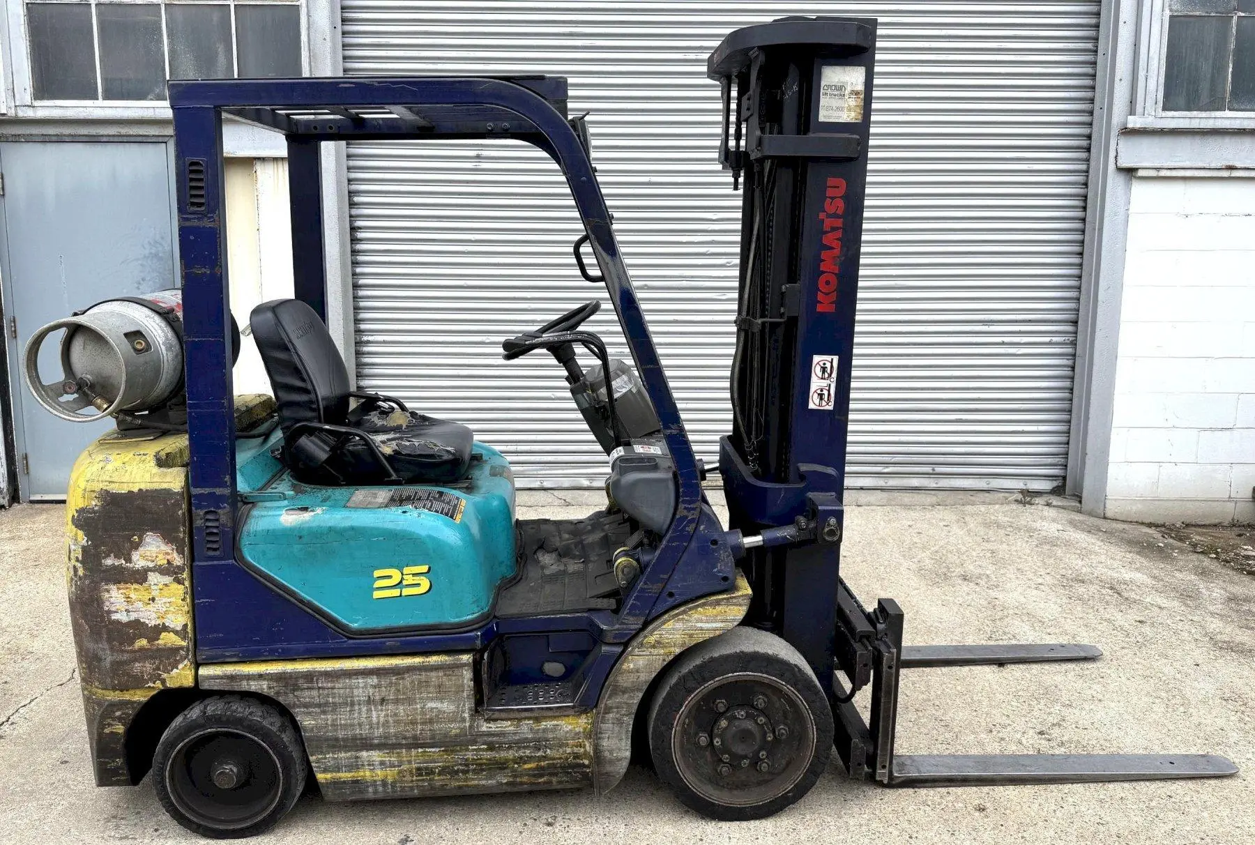 USED KOMATSU FG25ST-12