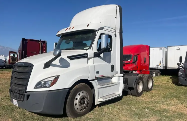 Used 2019 FREIGHTLINER CASCADIA 126DC Misc Trucks Illinois US | Mitsubishi HC Capital America #1326777