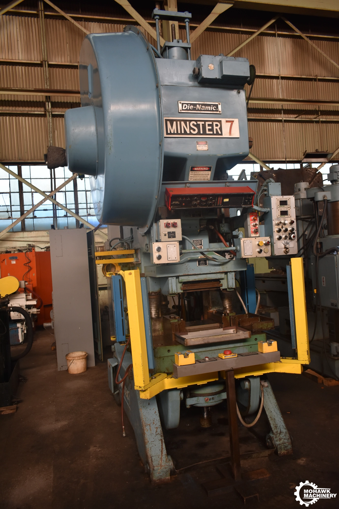 75 TON MINSTER "7" DIE-NAMIC FLYWHEEL-TYPE O.B.I. PRESS w/VARI-SPEED DRIVE - AIR CUSHION
