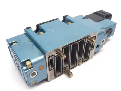Used MAC Solenoid Valve Assembly Solenoid Valves Michigan US | Maverick Industrial Sales #1397956