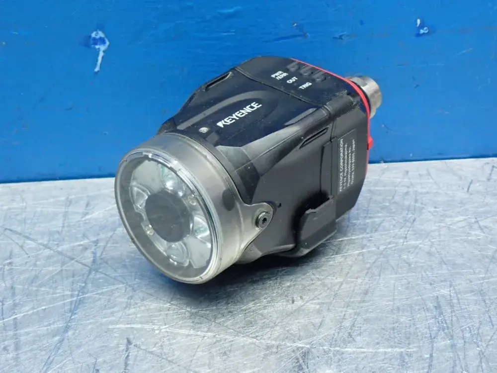 USED KEYENCE IV500CA