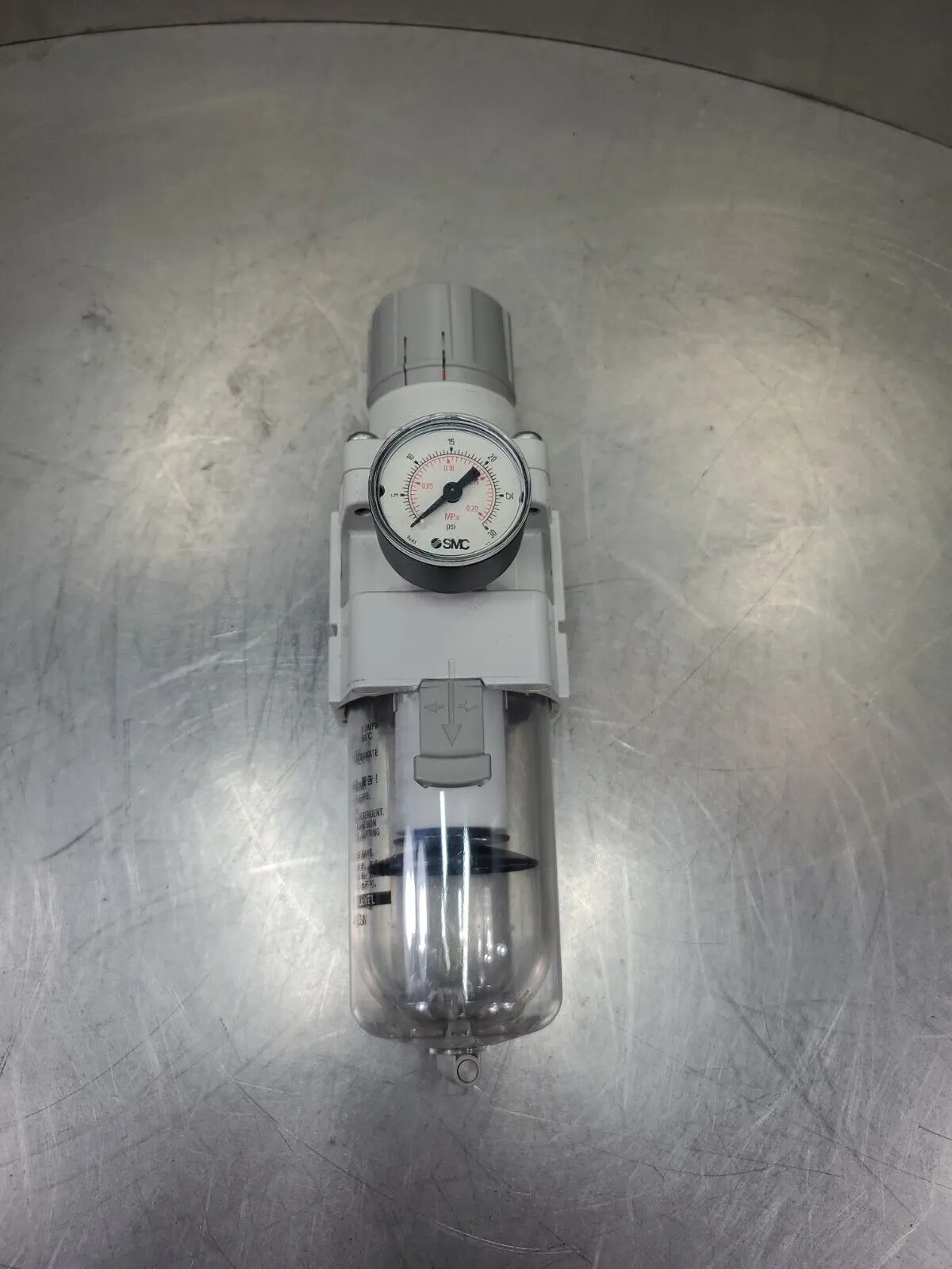 SMC AW40-04-A SET PRESS 0.05~0.7MPa FILTER REGULATOR. 6D-8