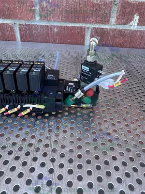 USED LOT OF 21 - PARKER PS1-E23 PNEUMATIC SOLENOID VALVE 24V/50 HZ