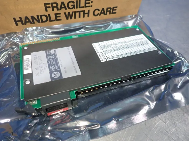 Used ALLEN BRADLEY 1771IAD B Input / Output Modules Ohio US | HGR 24 #785523