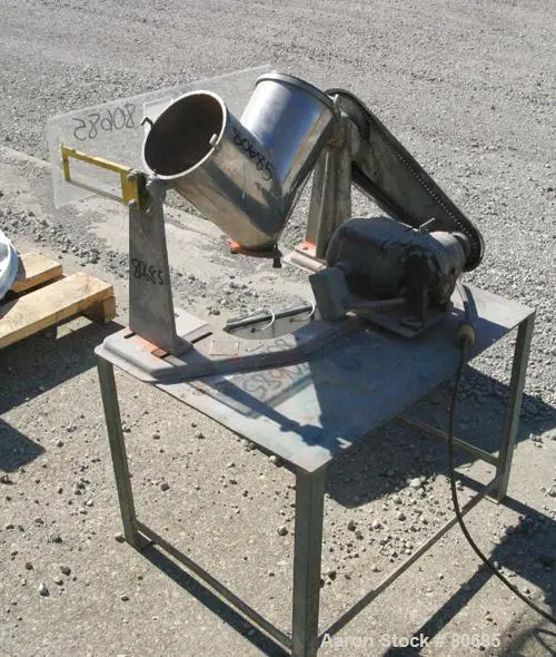 Used PATTERSON KELLEY LB-17 Double Cone - V Mixers Illinois US | Aaron Equipment #85329