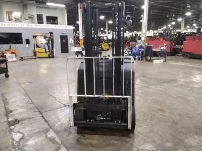 USED 2023 YALE ESC030