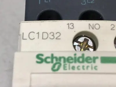 USED SCHNEIDER ELECTRIC LC1D32