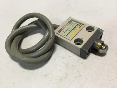 USED OMRON D4C-3402