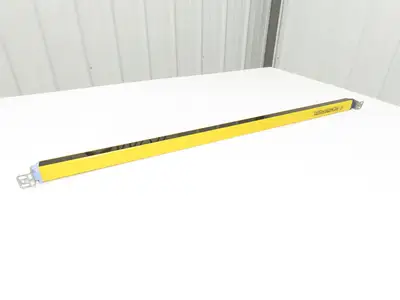 Schmersal SLC440COM-E-0890-14 Safety Light Curtain Transmitter Only