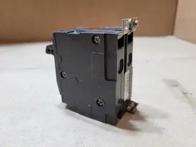 Used SQUARE D QOB215 Switchgears British Columbia CA | Lenmark #1486886