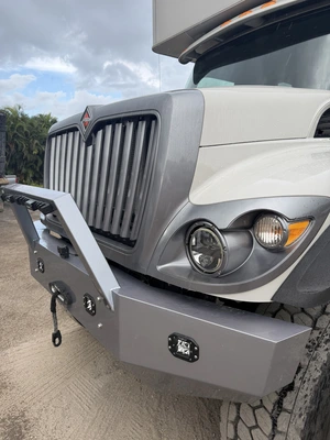 Used 2021 INTERNATIONAL SHOWHAULER CUSTOM 4X4 Campers, Caravans, Motorhomes Michigan US | Miedema Asset Management Group #1580270