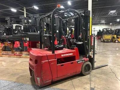 Used 2015 RAYMOND 445C40TT 3-Wheel Sit down Electric Counterbalance Forklifts Illinois US | Somerset Equipment Sales #1546140
