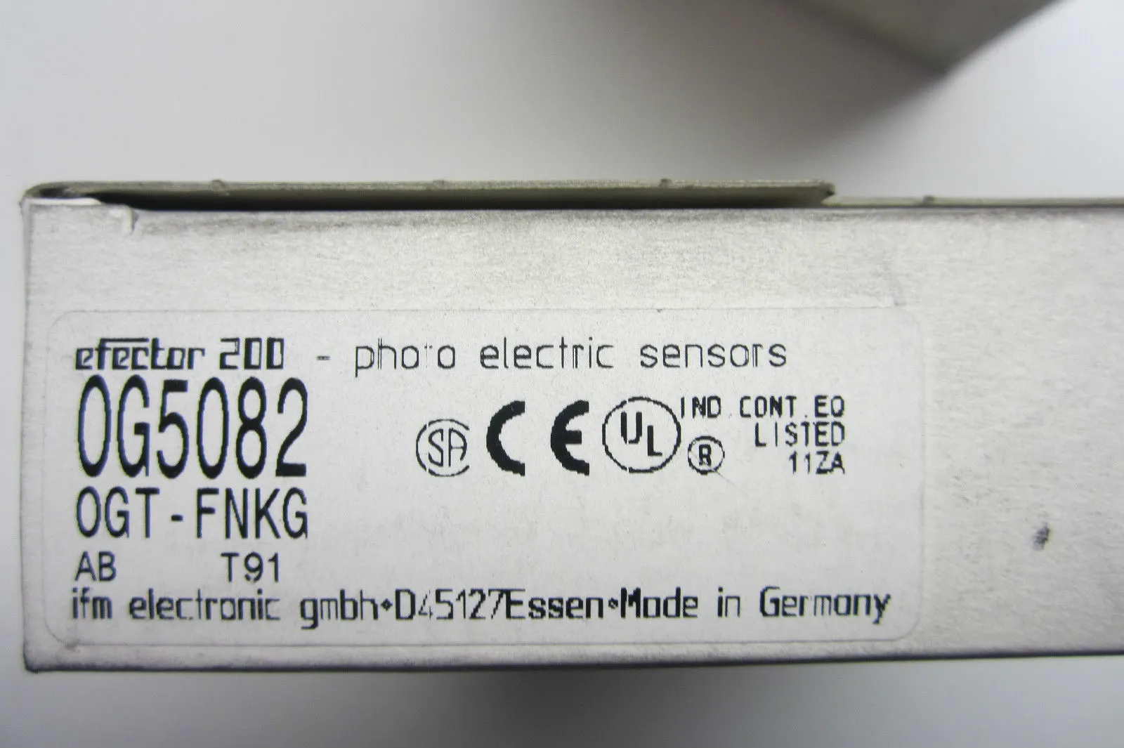 NEW EFECTOR 0G5082 PHOTOELECTRIC SENSOR