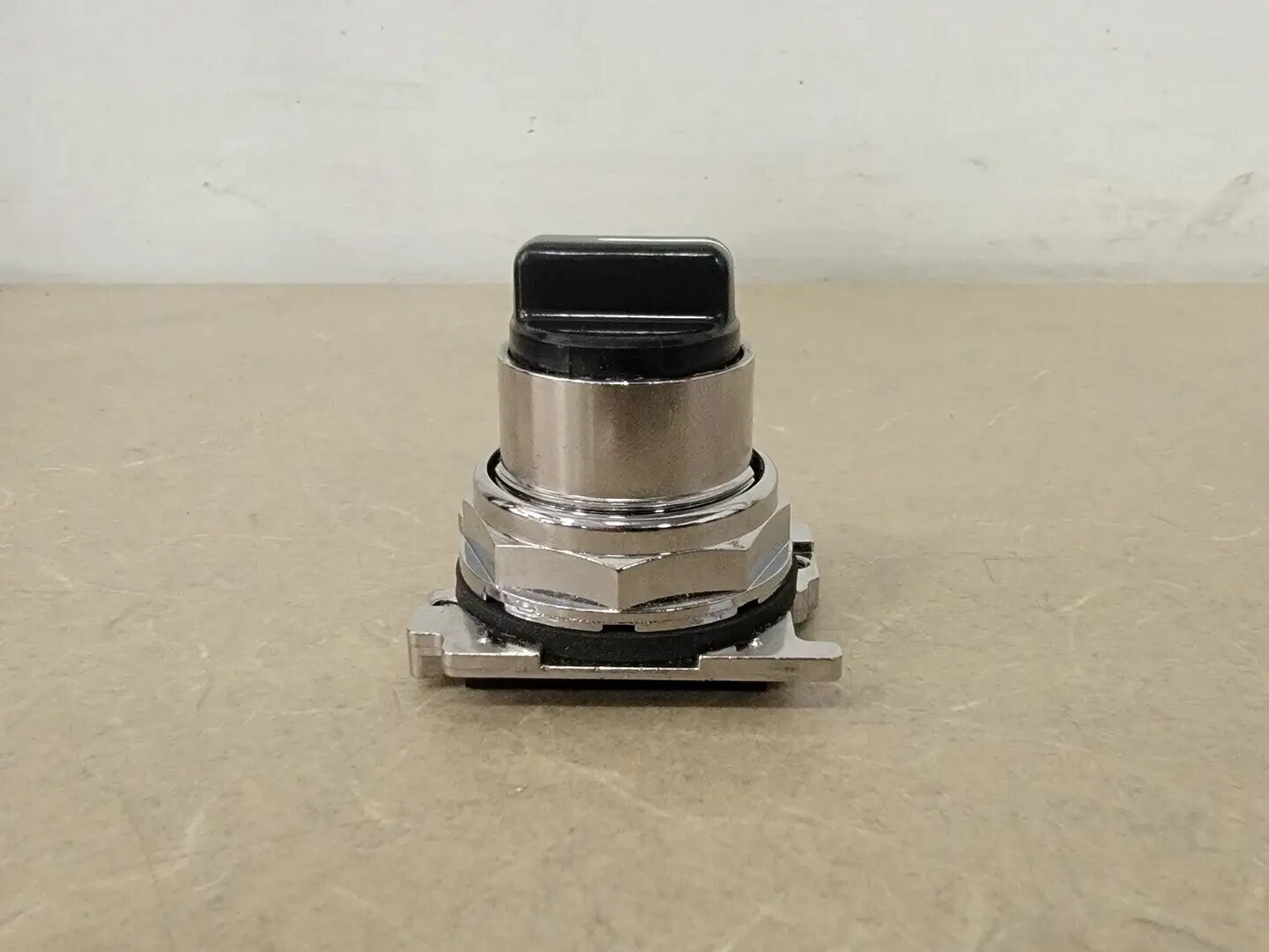 NEW EATON 10250T1322