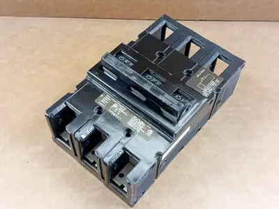 Used COMMANDER QFL3200 Switchgears British Columbia CA | Lenmark #1432120