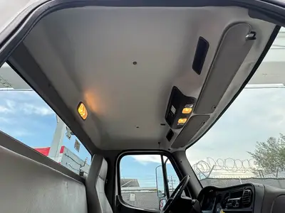 Used 2018 FREIGHTLINER M2 106 Tractors & Trailers Florida US | Truck and Van Outlet #1506266
