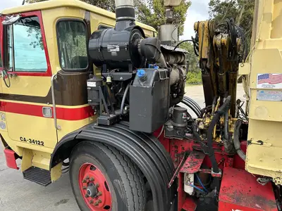 USED 2011 AUTOCAR XPEDITOR